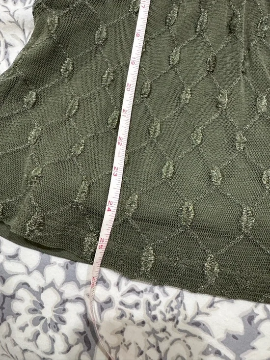 Alfani Olive Crochet Lace Mock-Neck Short Sleeve Top size M - Picture 8 of 9